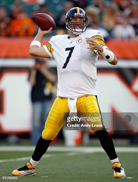 Ben Roethlisberger of the Pittsburgh Steelers throws a pass during the NFL game against the Cincinnati Bengals at Paul Brown Stadium on September 27,...