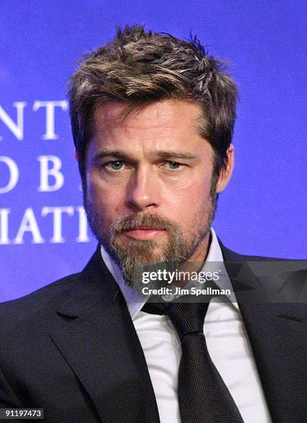 Actor Brad Pitt attends the 2009 Clinton Global Initiative Special Session: Building A Better Future - A Progress Report on Making it Right in New...