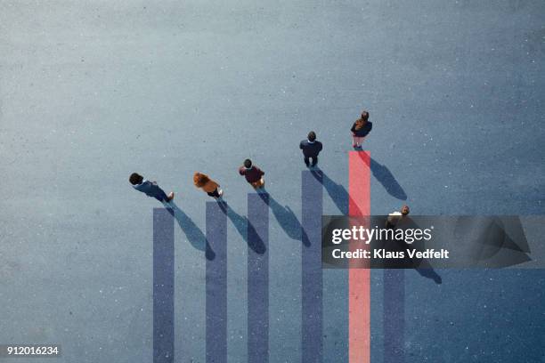 businesspeople standing on painted bar chart graph on asphalt - 裁決 個照片及圖片檔