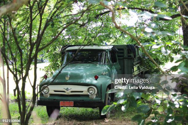 an old truck. - 1950 1959 fotografías e imágenes de stock