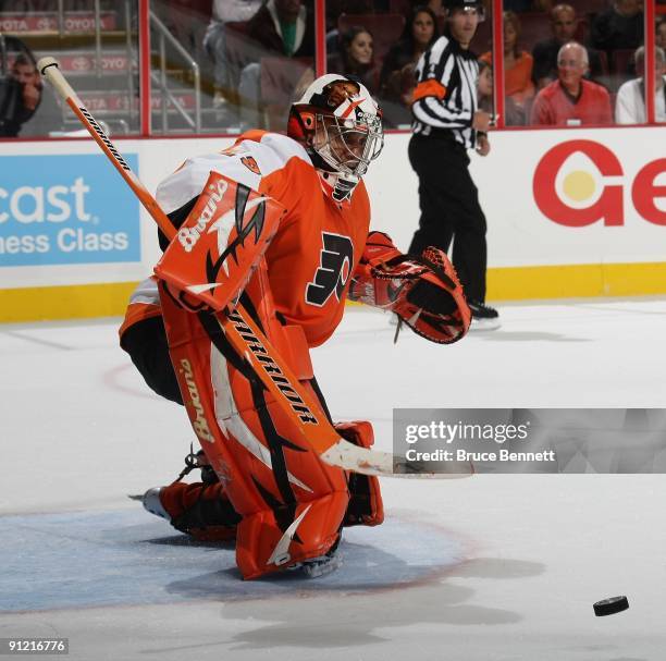 Ray Emery of the Philadelphia Flyers tends net against the Detroit Red Wings during preseason action at the Wachovia Center on September 22, 2009 in...