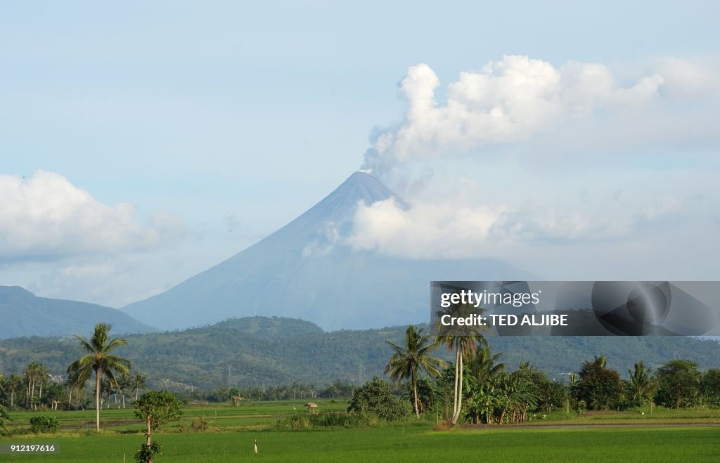 PHILIPPINES-VOLCANO-MAYON-ERUPTION-MUDFLOW