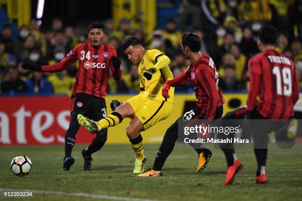 Cristiano da Silva of Kashiwa Reysol scores the second goal during the AFC Champions League playoff between Kashiwa Reysol and Muangthong United at...