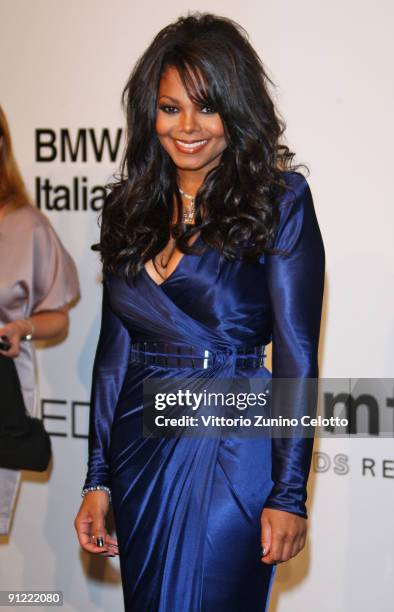 Janet Jackson attends amfAR Milano 2009 red carpet, the Inaugural Milan Fashion Week event at La Permanente on September 28, 2009 in Milan, Italy.