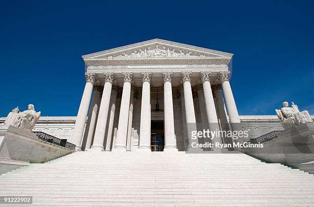 supreme court - gebouw van het amerikaans hooggerechtshof stockfoto's en -beelden