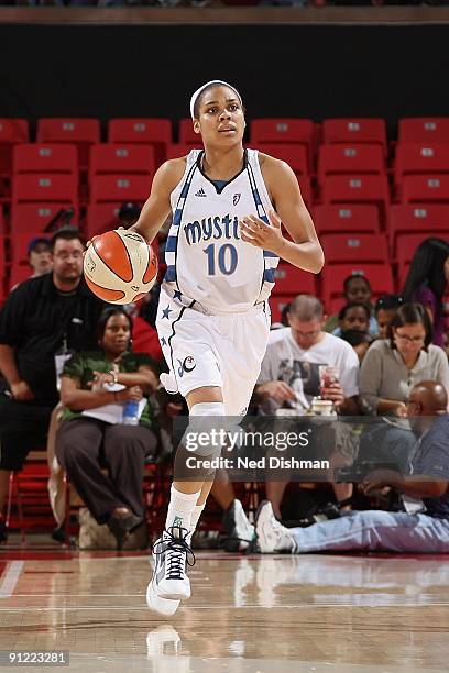 Lindsey Harding of the Washington Mystics drives the ball up court during Game One of the WNBA Eastern Conference Semi-Finals against the Indiana...