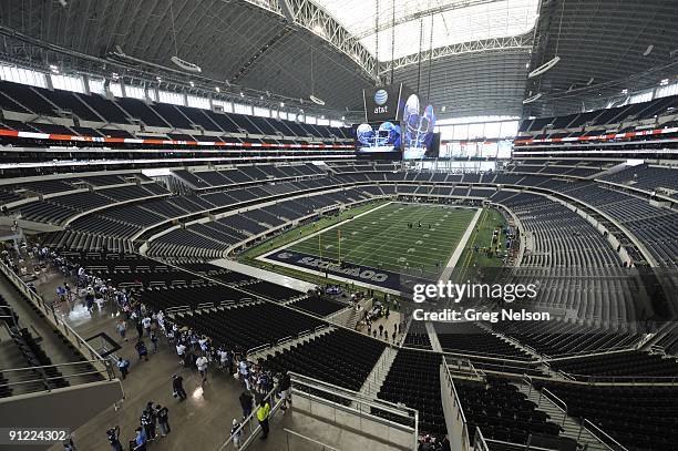 Interior view of fans entering Cowboy Stadium before Dallas Cowboys vs New York Giants. Arlington, TX 9/20/2009 CREDIT: Greg Nelson