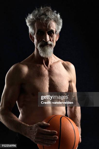 veteraan basketbalspeler - vandervelden stockfoto's en -beelden