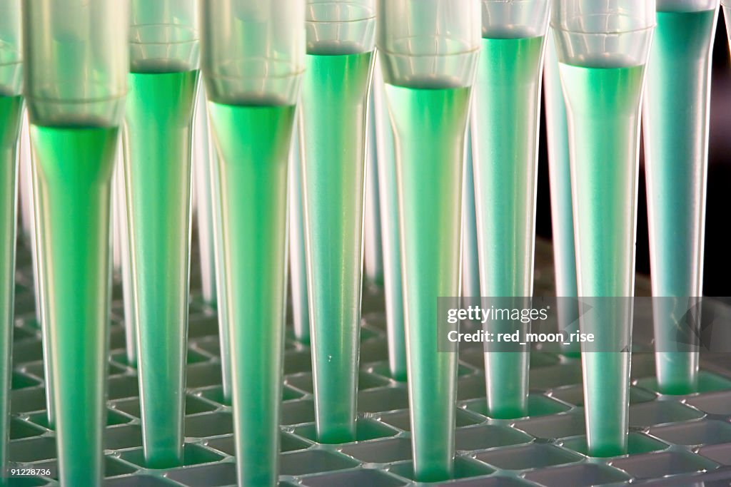 Robot microfluidics dispensation
