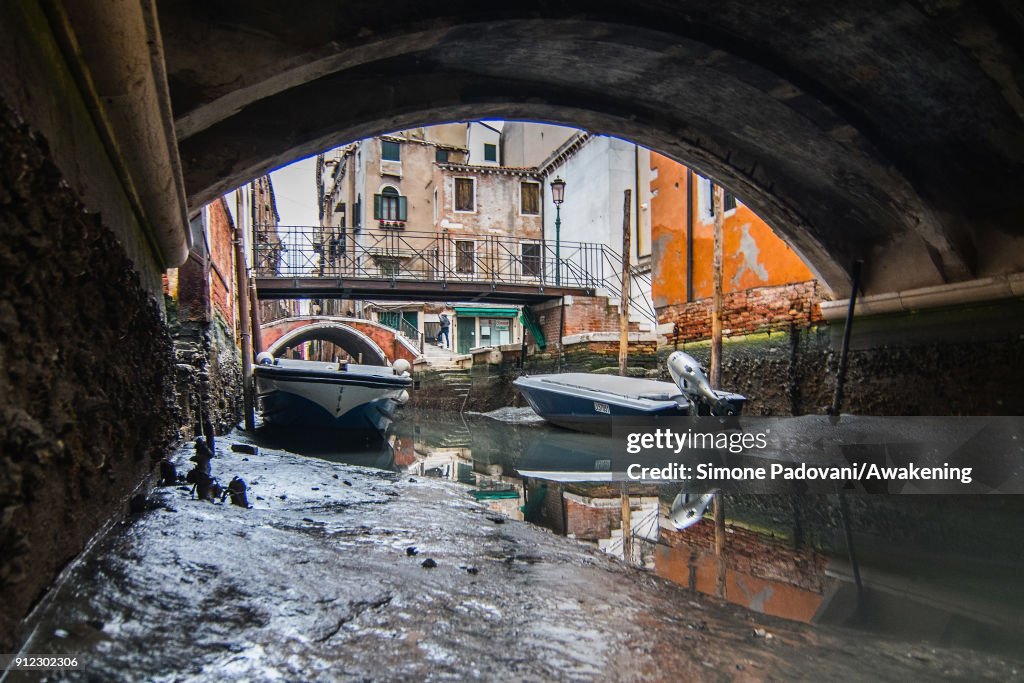 Exceptional Low Tide in Venice