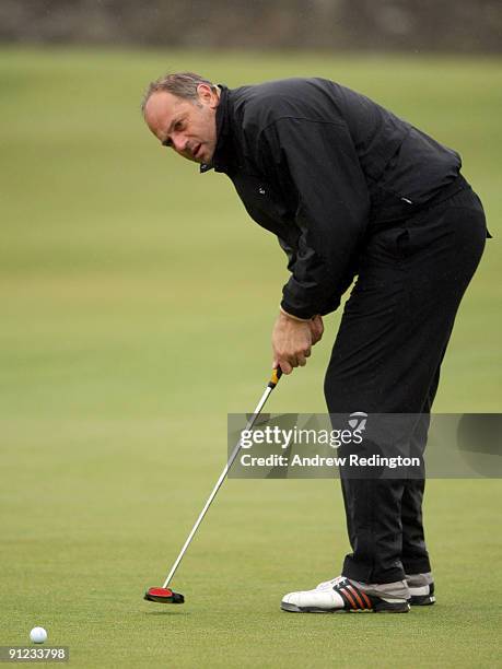 Sir Steve Redgrave of Great Britain on the first green during the second practice round of The Alfred Dunhill Links Championship at The Old Course on...