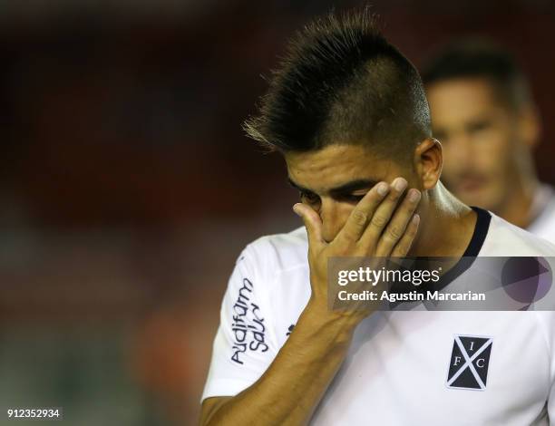 Leandro Fernandez of Independiente reacts after losing the match between Independiente and Estudiantes as part of the Superliga 2017/18 at Estadio...