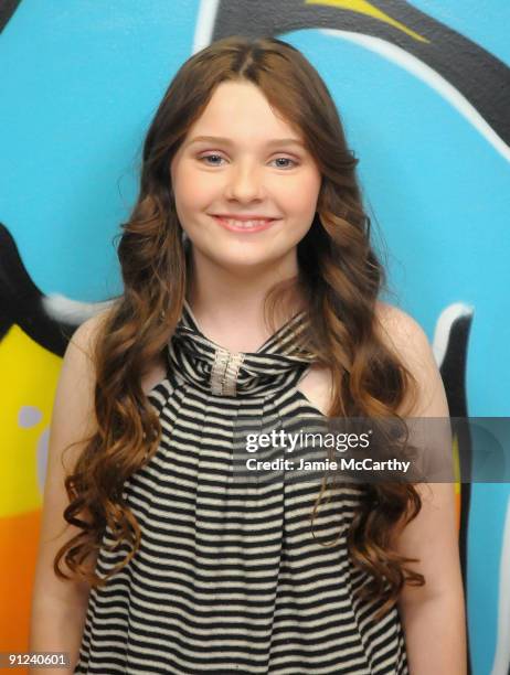 Actress Abigail Breslin visits fuse TV's "Let It Rock" at fuse Studios on September 29, 2009 in New York City.