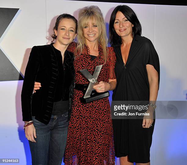 Leah Wood, Jo Wood and Davina McCall attend the 02 X Awards at the Paramount, Centrepoint on September 29, 2009 in London, England.