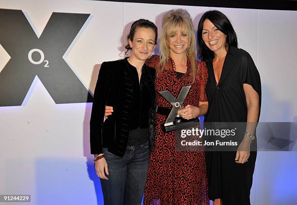 Leah Wood, Jo Wood and Davina McCall attend the 02 X Awards at the Paramount, Centrepoint on September 29, 2009 in London, England.