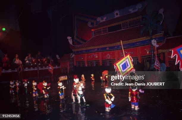 Le theatre de marionnettes sur l'eau de Thang Long a Hanoi, Viet Nam.