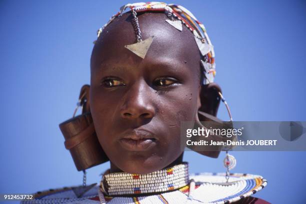 Portrait d'une jeune fille Massai, pres du lac Natron, en 1993, dans la vallee du grand rift, Tanzanie.