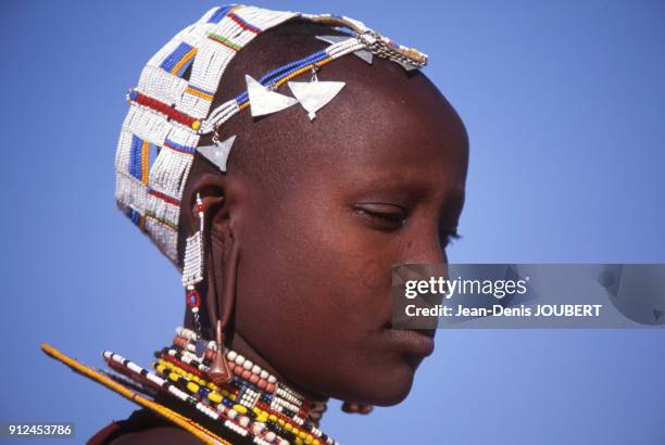 Portrait d'une jeune fille Massai, pres du lac Natron, en 1993, dans la vallee du grand rift, Tanzanie.