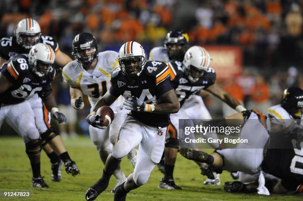 Auburn Ben Tate in action, rushing vs West Virginia. Auburn, AL 9/19/2009 CREDIT: Gary Bogdon