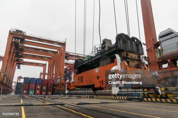 Terminal Container Stack Kwai Tsing Container Terminals Photos and Premium High Res Pictures ...