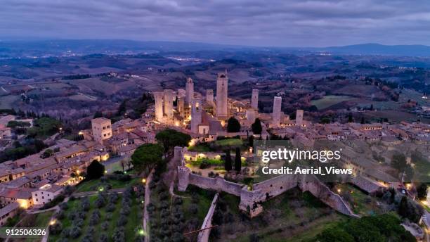 san gimignano, toskana - luftbild - san gimignano stock-fotos und bilder