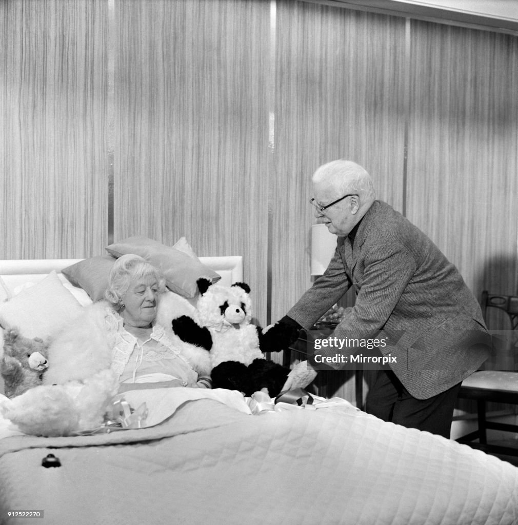 On the set of 'A Countess from Hong Kong', 1966