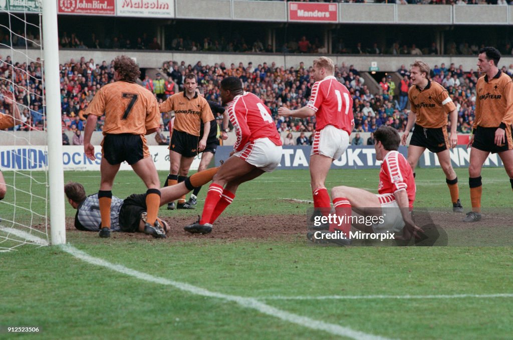 Wolverhampton Wanderers v Middlesbrough, 1992