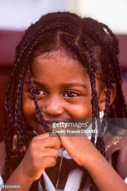 Portrait d'une petite fille a Sambava, Madagascar.