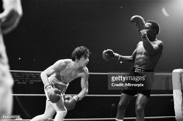 Maurice Hope v Carlos Herrera WBC World Super Welterweight Title. Wembley Arena, Wembley, London, United Kingdom. Hope won by unanimous decision...