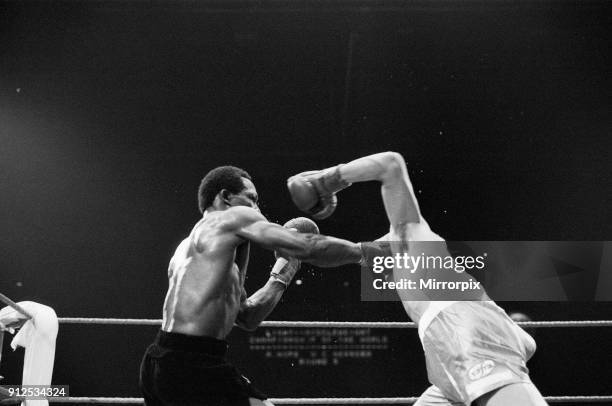 Maurice Hope v Carlos Herrera WBC World Super Welterweight Title. Wembley Arena, Wembley, London, United Kingdom. Hope won by unanimous decision...