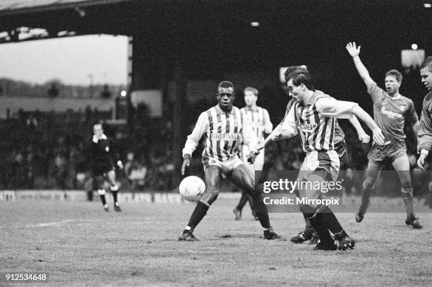 Huddersfield 2-1 Bury, Division 3 League match at Leeds Road, Saturday 22nd December 1990.