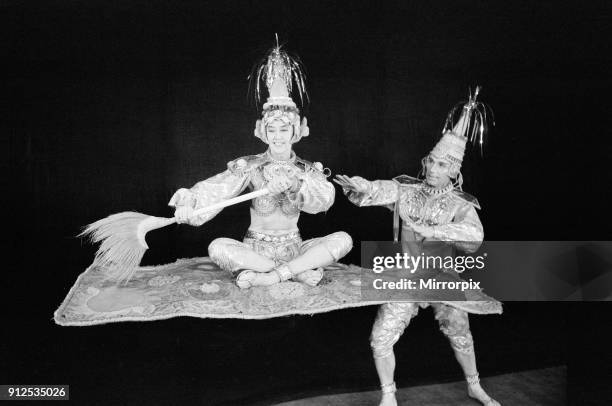 Aladdin, Pantomime, Photo-call, Birmingham Hippodrome, 20th December 1974.