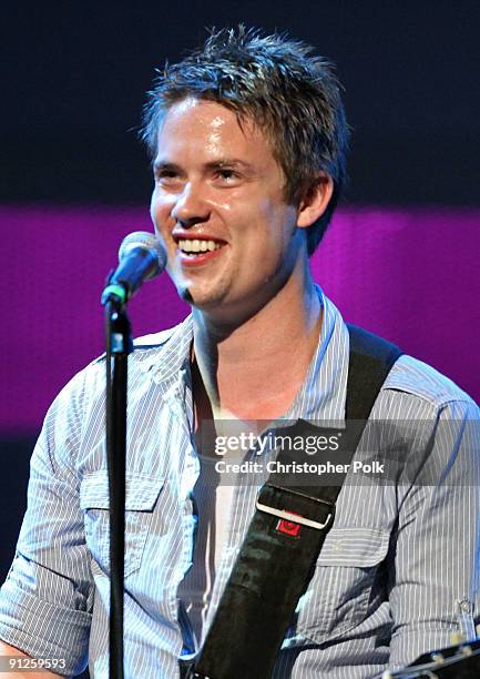 Musician Jonny Lang performs onstage during the Rock A Little, Feed Alot benefit concert held at Club Nokia on September 29, 2009 in Los Angeles,...