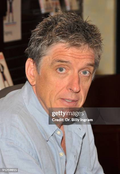 Comedian Craig Ferguson signs his new book "American On Purpose" at Barnes & Noble bookstore at The Grove on September 29, 2009 in Los Angeles,...