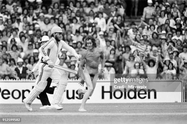 3,048 Streaker Photos & High Res Pictures - Getty Images