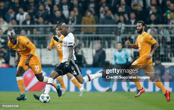 Danilo Pereira of FC Porto, Anderson Talisca of Besiktas during the UEFA Champions League match between Besiktas v FC Porto at the Vodafone Park on...