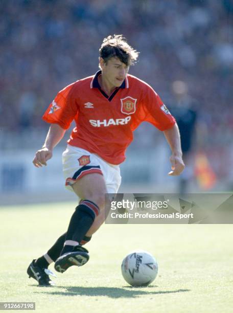 Andrei Kanchelskis of Manchester United in action, circa 1994.