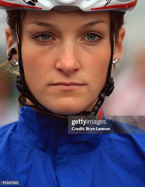 Elizabeth Armitstead of Great Britain waits for the start of the Elite Women's Road Race at the 2009 UCI Road World Championships on September 26,...