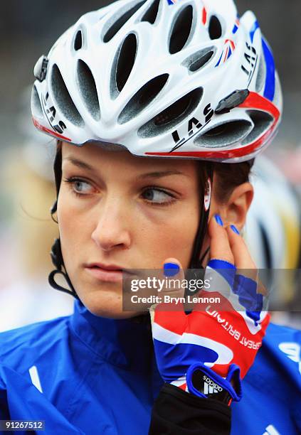 Elizabeth Armitstead of Great Britain prepares to ride in the 2009 UCI Road World Championships Elite Women's Road Race on September 26, 2009 in...
