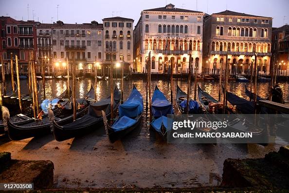 TOPSHOT-ITALY-TRANSPORT-TOURISM-VENICE TOPSHOT-ITALY-TRANSPORT-TOURISM-VENICE