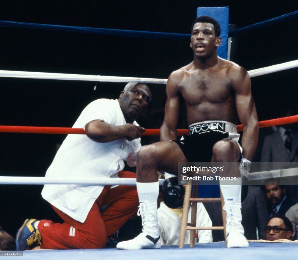 Sahd Muhammad Matthew Saad Muhammad during his World Light Heavyweight Championship ...