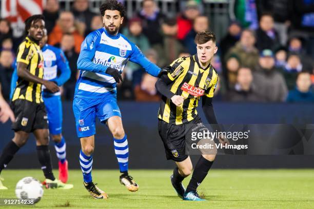 Youness Mokhtar of PEC Zwolle, Mason Mount of Vitesse during the Dutch Eredivisie match between PEC Zwolle and Vitesse Arnhem at the MAC3Park stadium...