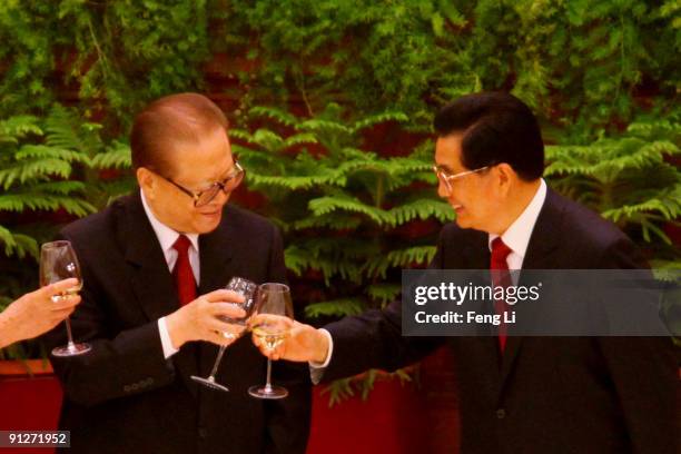 Zeming Jiang 62 Zeming Stock Photos, High-Res Pictures, and Images - Getty Images