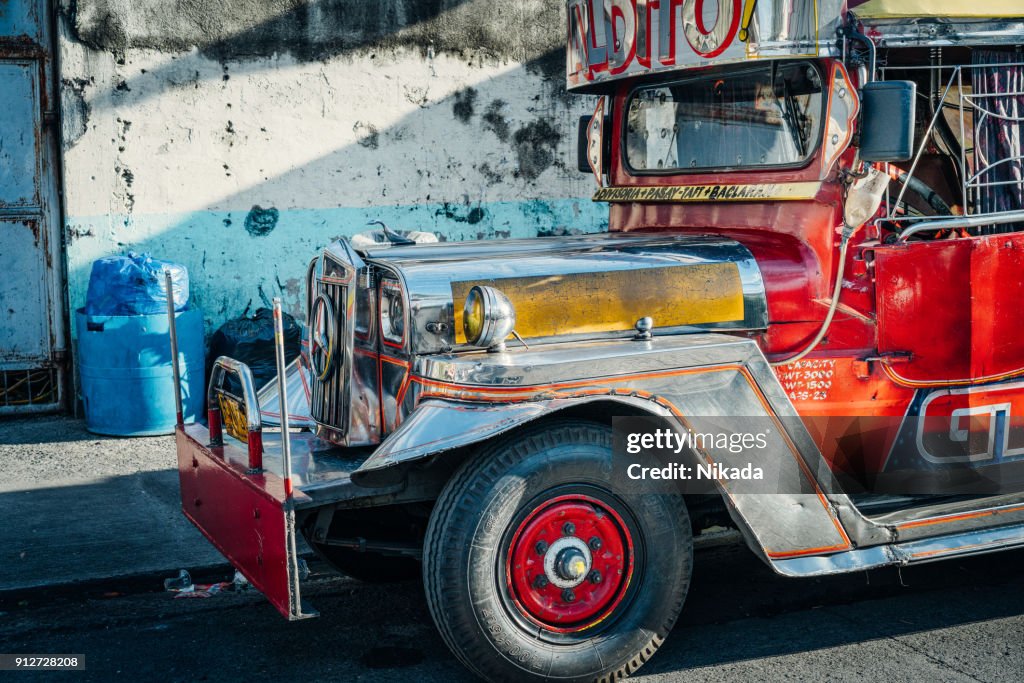 Jeepney-Kleinbus in Manila, Philippinen