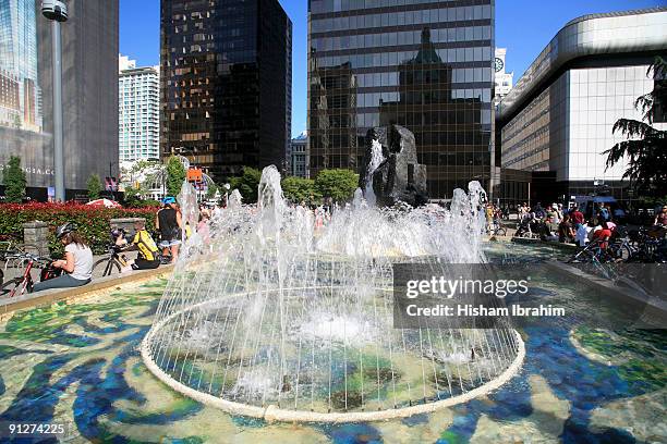 fountain at vancouver art gallery - vancouver, bc - vancouver art gallery stock pictures, royalty-free photos & images