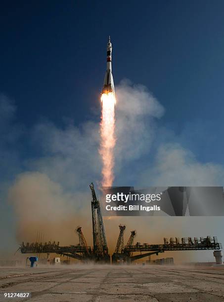 The Soyuz TMA-16 launches from the Baikonur Cosmodrome September 30, 2009 in Baikonur, Kazakhstan. The mission is carrying Expedition 21 Flight...