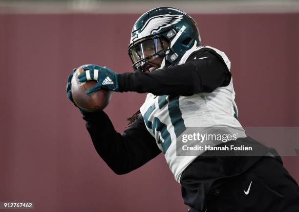 Dannell Ellerbe of the Philadelphia Eagles catches the ball during Super Bowl LII practice on January 31, 2018 at the University of Minnesota in...