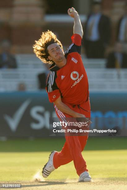 Ryan Sidebottom bowling for England during the 4th NatWest Series One Day International between England and Australia at Lord's Cricket Ground,...