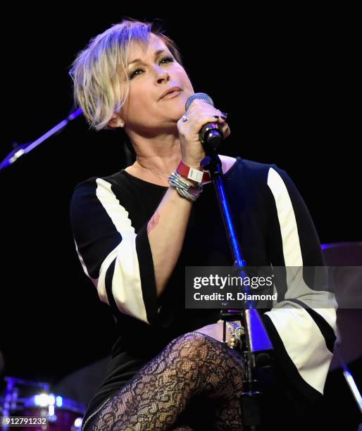 Loria Morgan Lorrie Morgan Photos Photos and Premium High Res Pictures - Getty Images