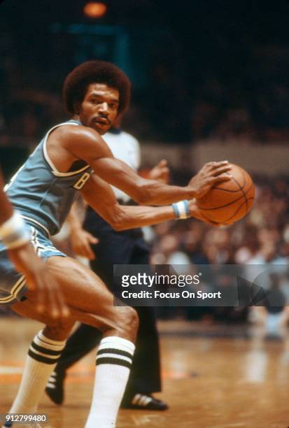 Randy Smith of the Buffalo Braves looks to pass the ball against the New Jersey Nets during an NBA basketball game circa 1977 at the Rutgers Athletic...